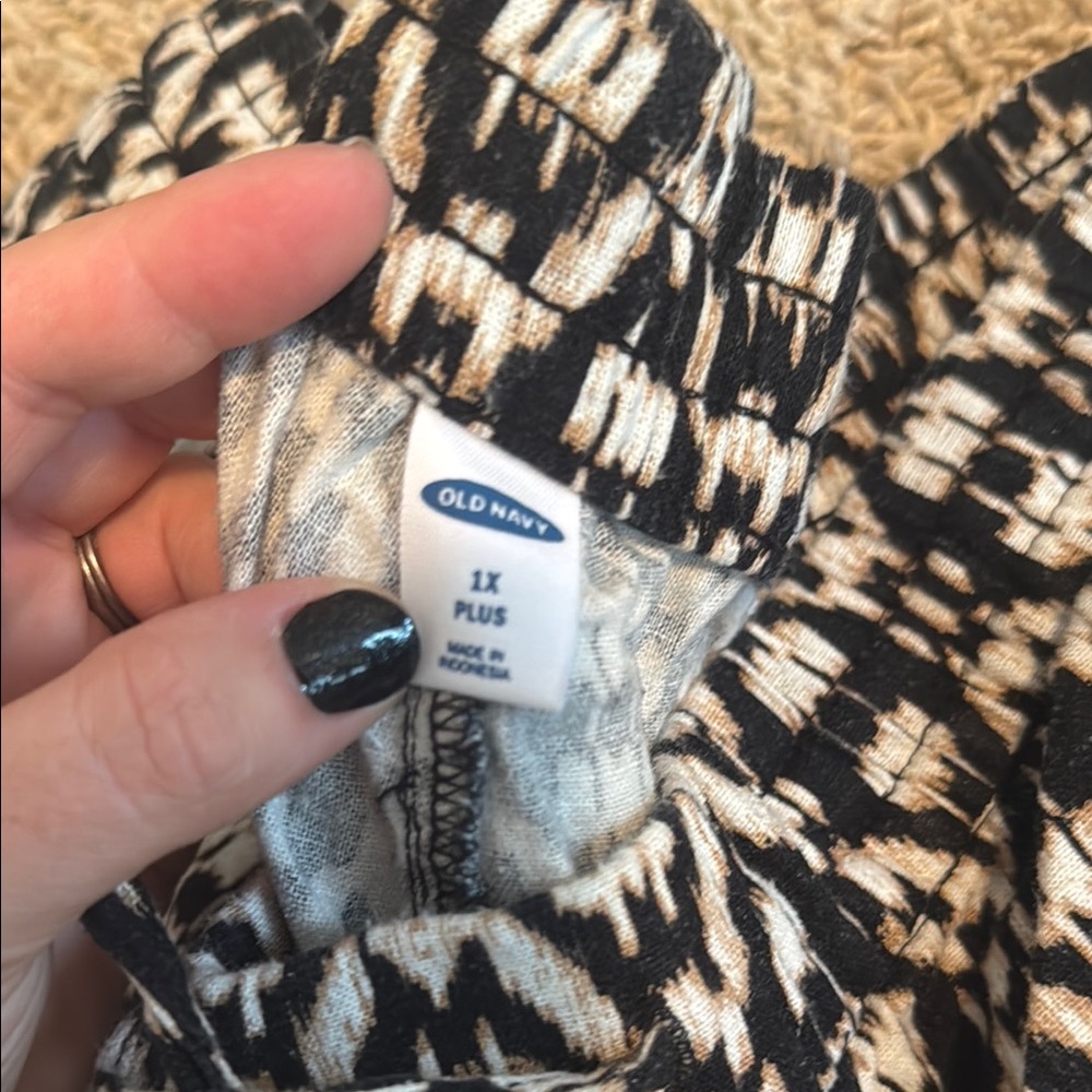 Stylish Black and tan Women's Shorts - Picture 2 of 2